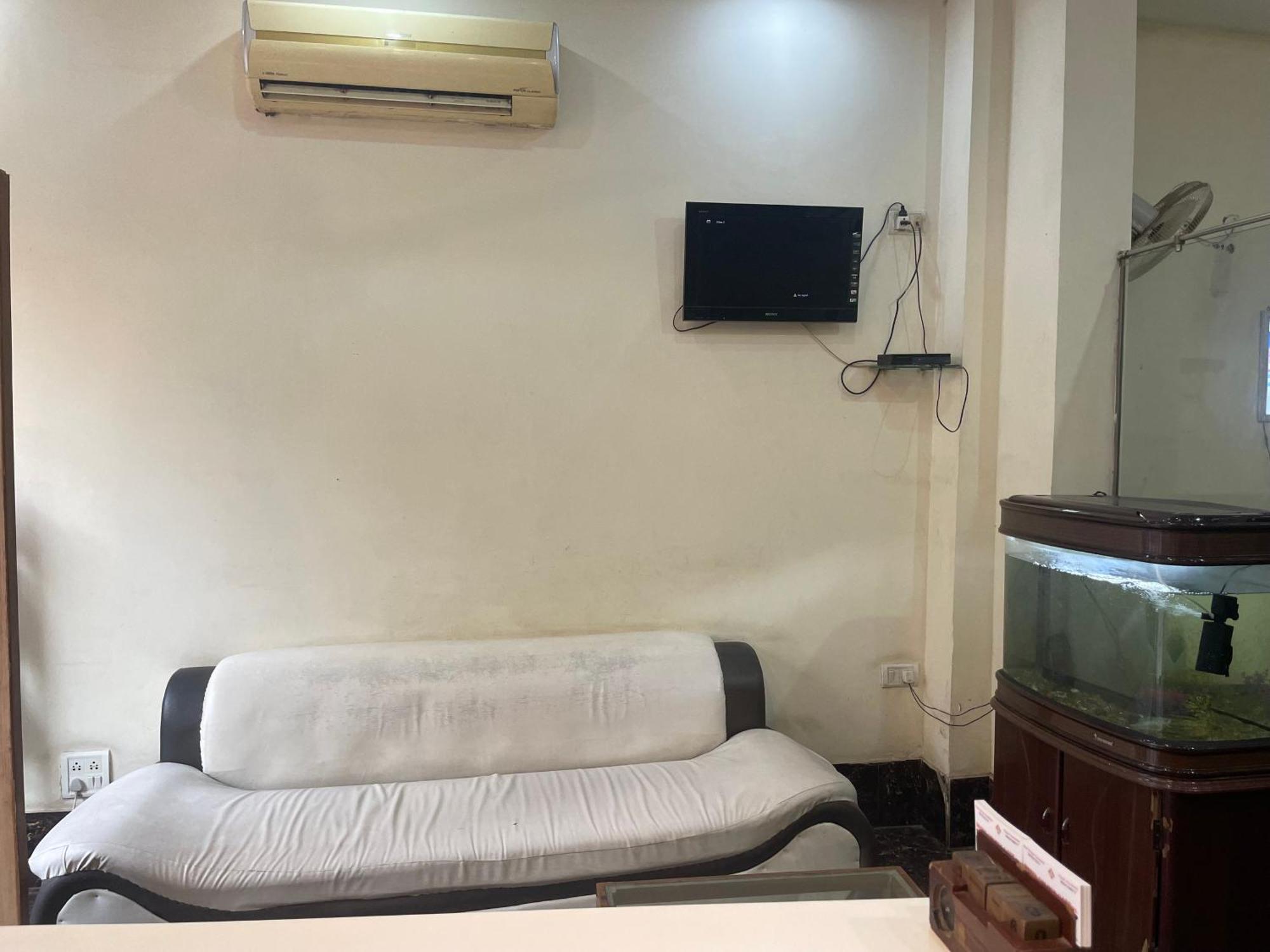 Hotel Golden Gate Yeni Delhi Dış mekan fotoğraf
