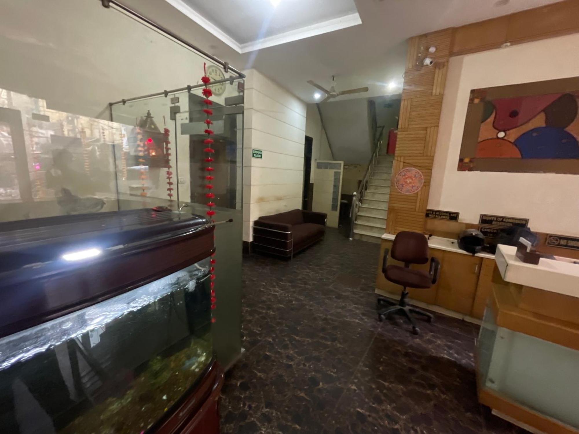 Hotel Golden Gate Yeni Delhi Dış mekan fotoğraf