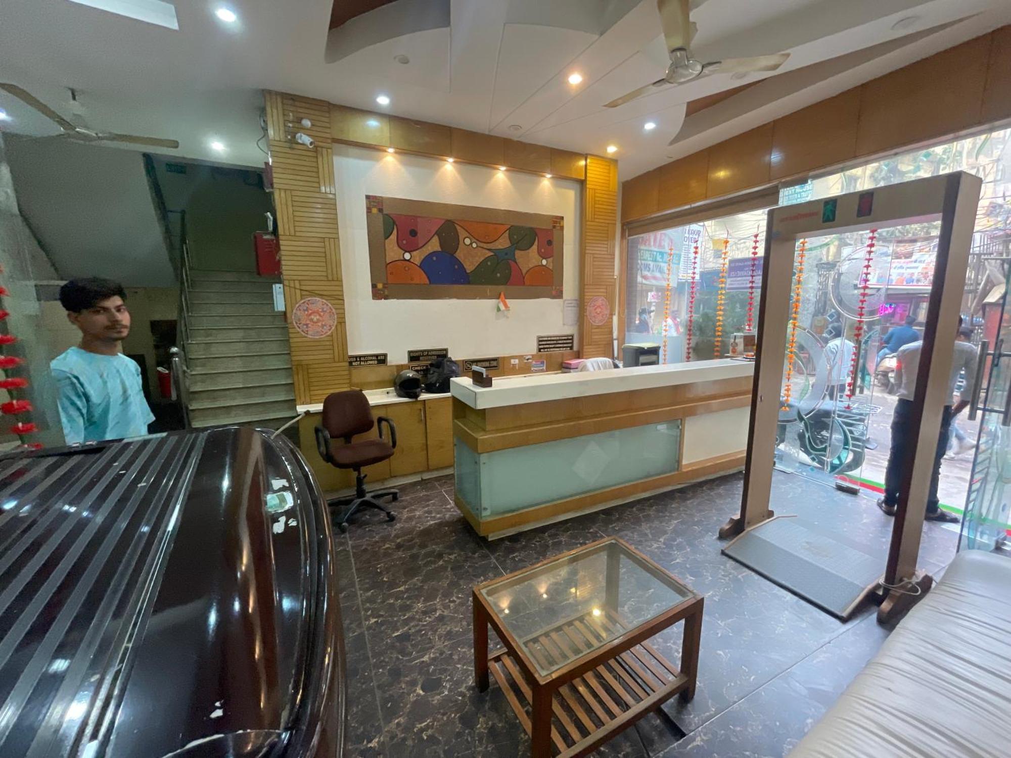 Hotel Golden Gate Yeni Delhi Dış mekan fotoğraf