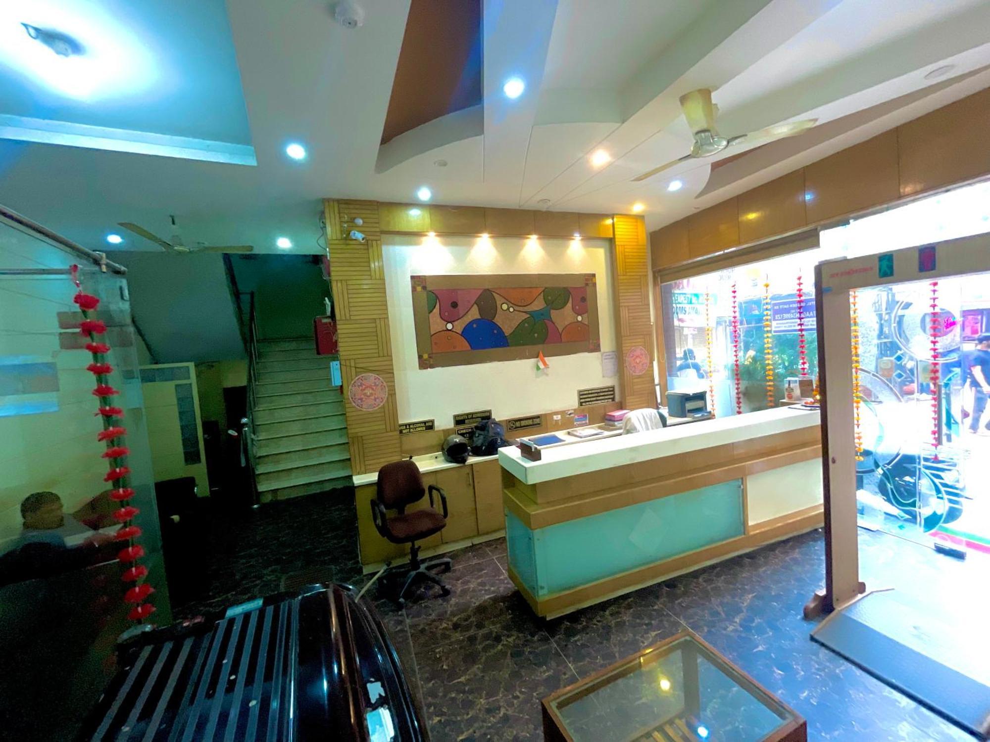 Hotel Golden Gate Yeni Delhi Dış mekan fotoğraf