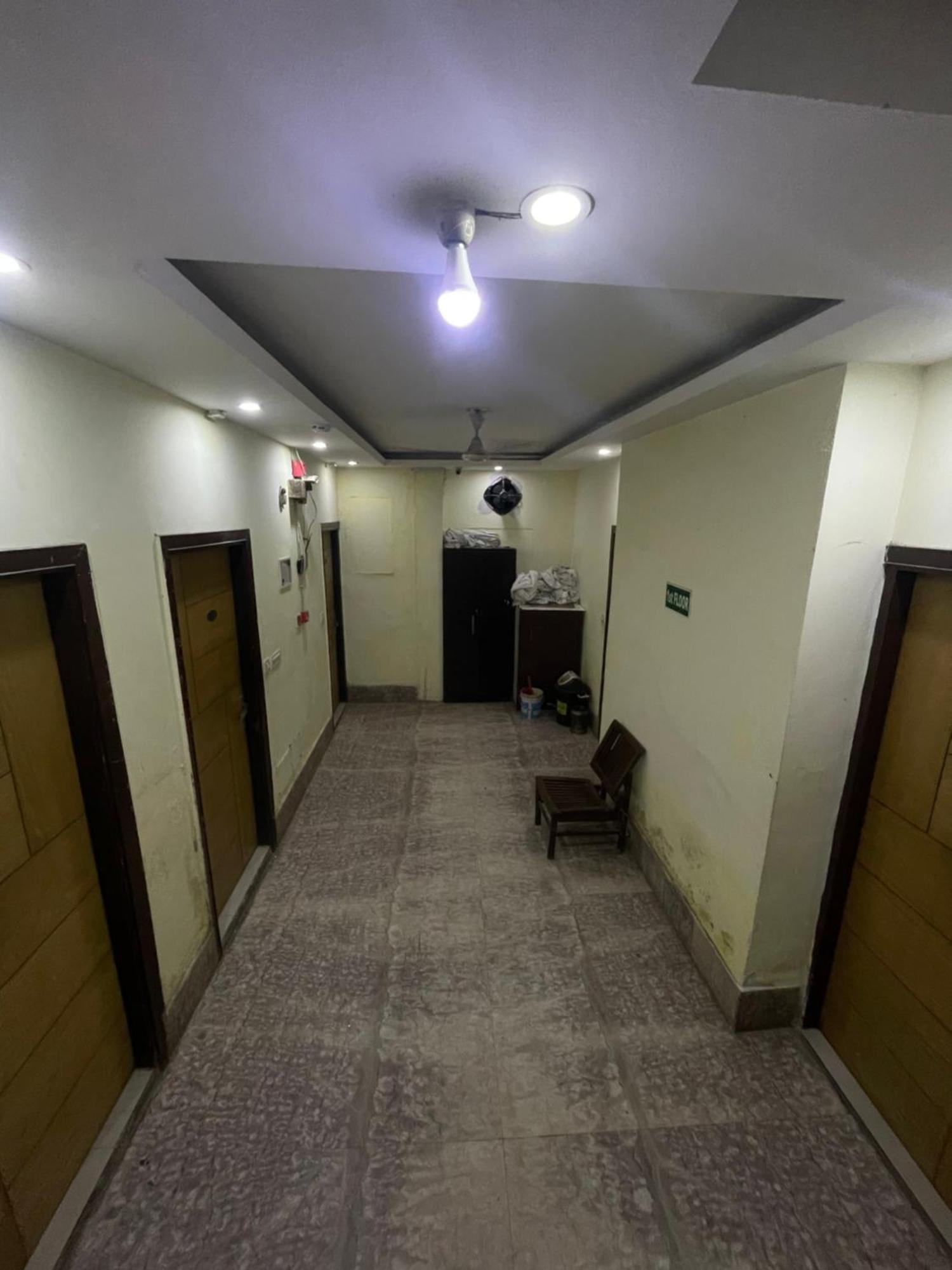 Hotel Golden Gate Yeni Delhi Dış mekan fotoğraf