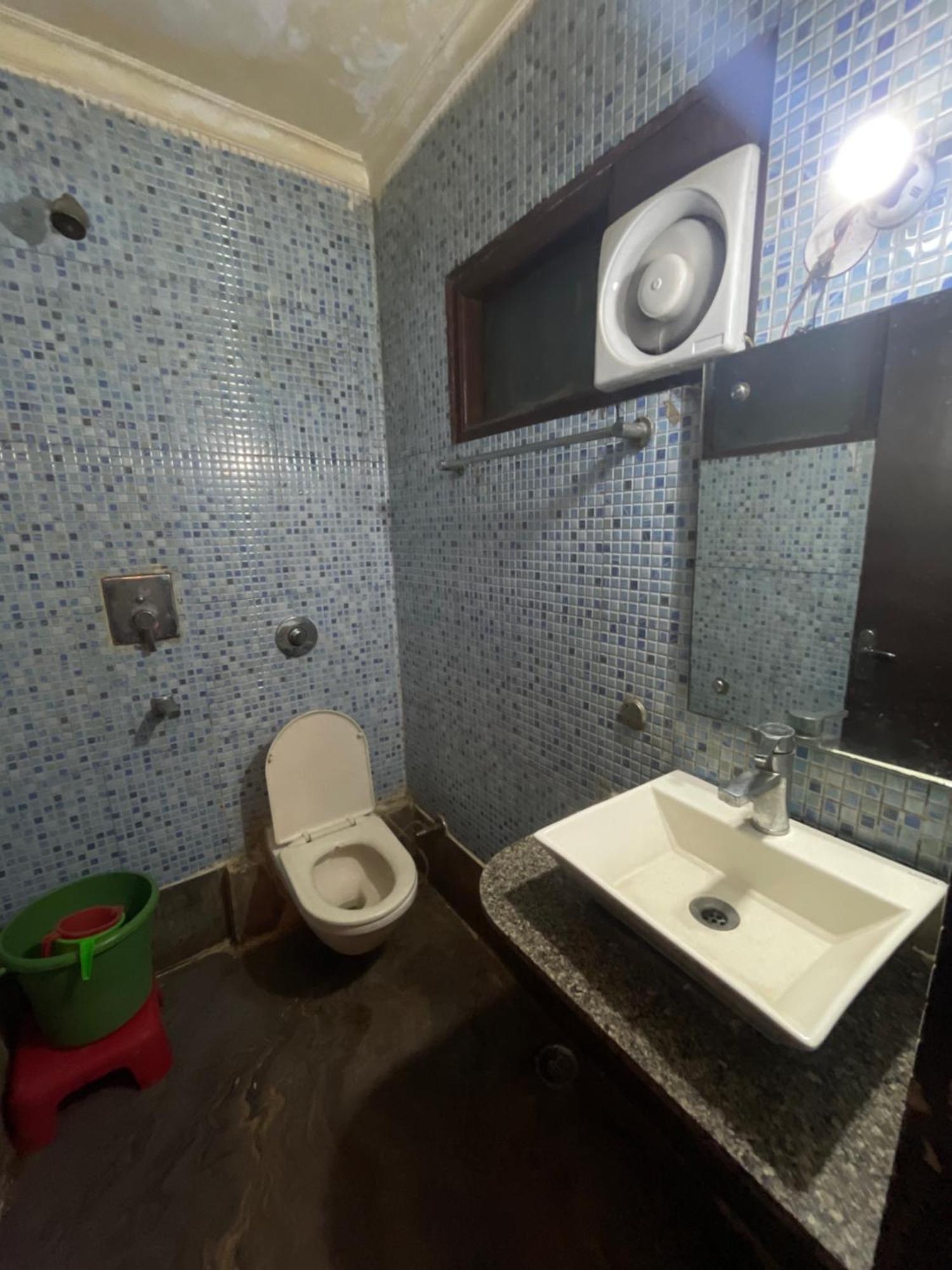 Hotel Golden Gate Yeni Delhi Dış mekan fotoğraf