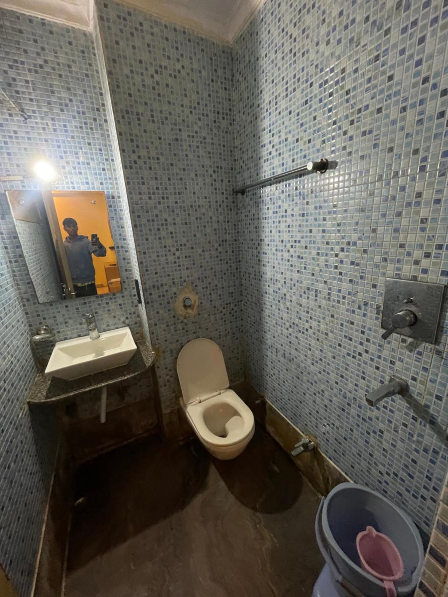 Hotel Golden Gate Yeni Delhi Dış mekan fotoğraf