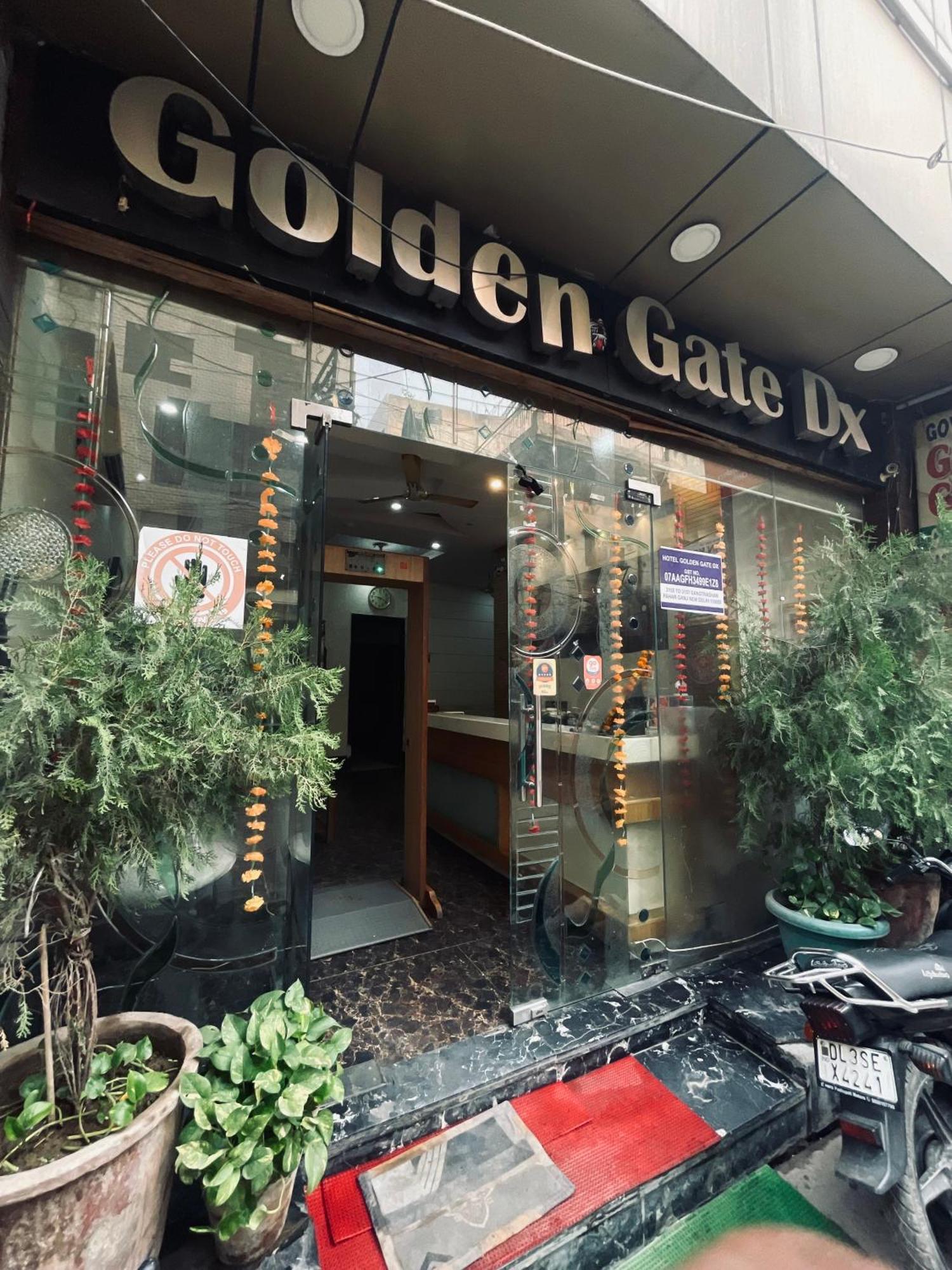 Hotel Golden Gate Yeni Delhi Dış mekan fotoğraf