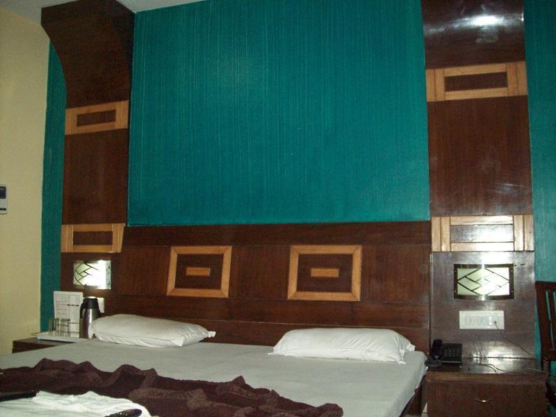 Hotel Golden Gate Yeni Delhi Dış mekan fotoğraf